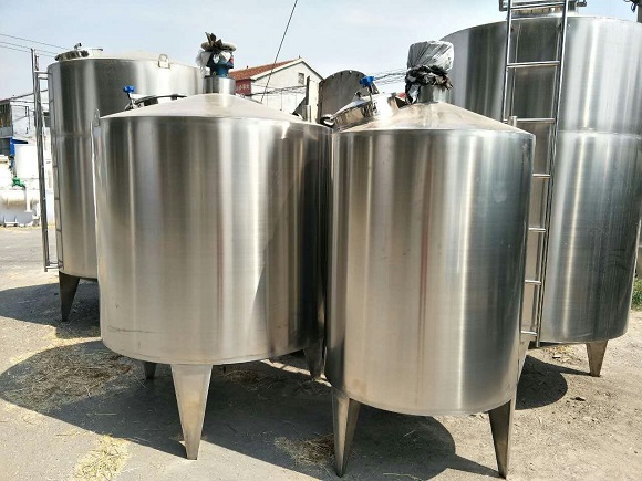 1699865030153580.jpg 不銹鋼儲(chǔ)罐.jpg